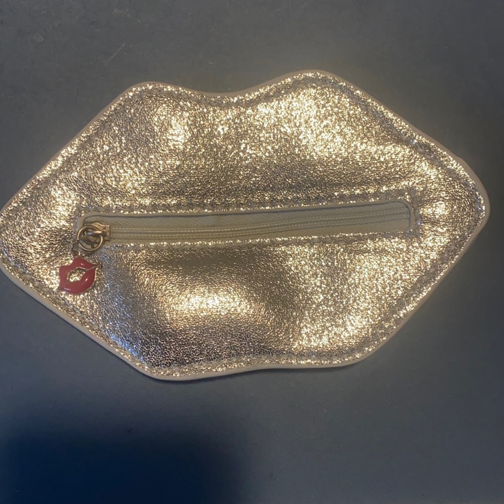 Ipsy makeup bag